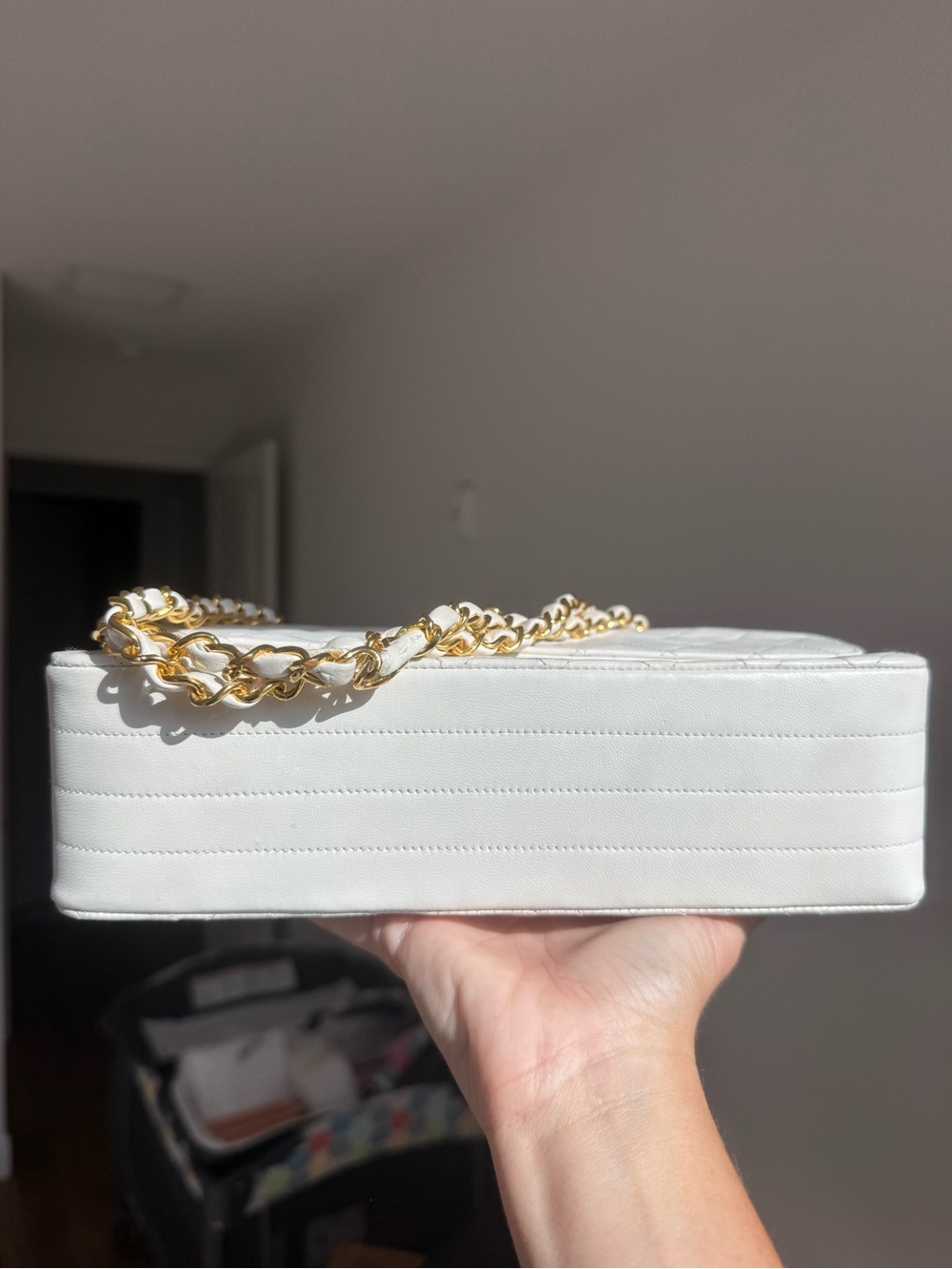 Chanel Vintage Classic Flap Bag | White Lambskin | 24K Gold Hardware, AUTHENTIC - Picture 8 of 17